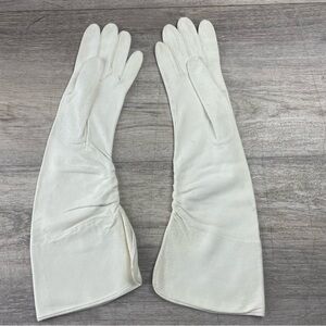 Vintage 1960-1970s Women Leather White Gloves Below Elbow Cinched Wedding